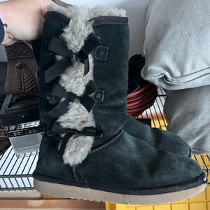 Koolaburra by UGG Black Suede Winter Boots with Fur